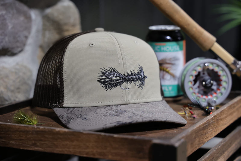 Paramount Outdoors PAO009-J07-OSFA Sporting - Wooly Bugger, Grey Fish Skin, OSFA