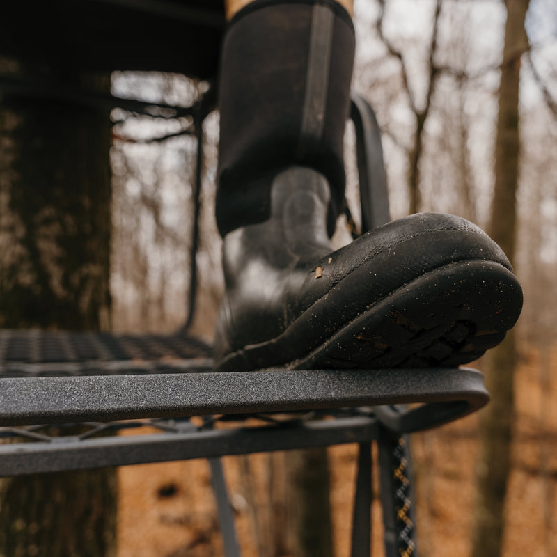 Rivers Edge Jumbo Jack LS ladder stand detail